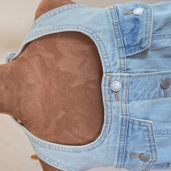 B27 NWT Halter Shirt Cropped Sleeveless Denim Light Wash SX XXL Universal Thread - Picture 3 of 10